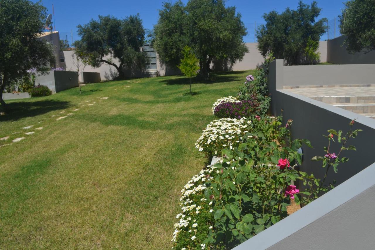 Alexandra'S Garden Houses Stalos Exterior photo