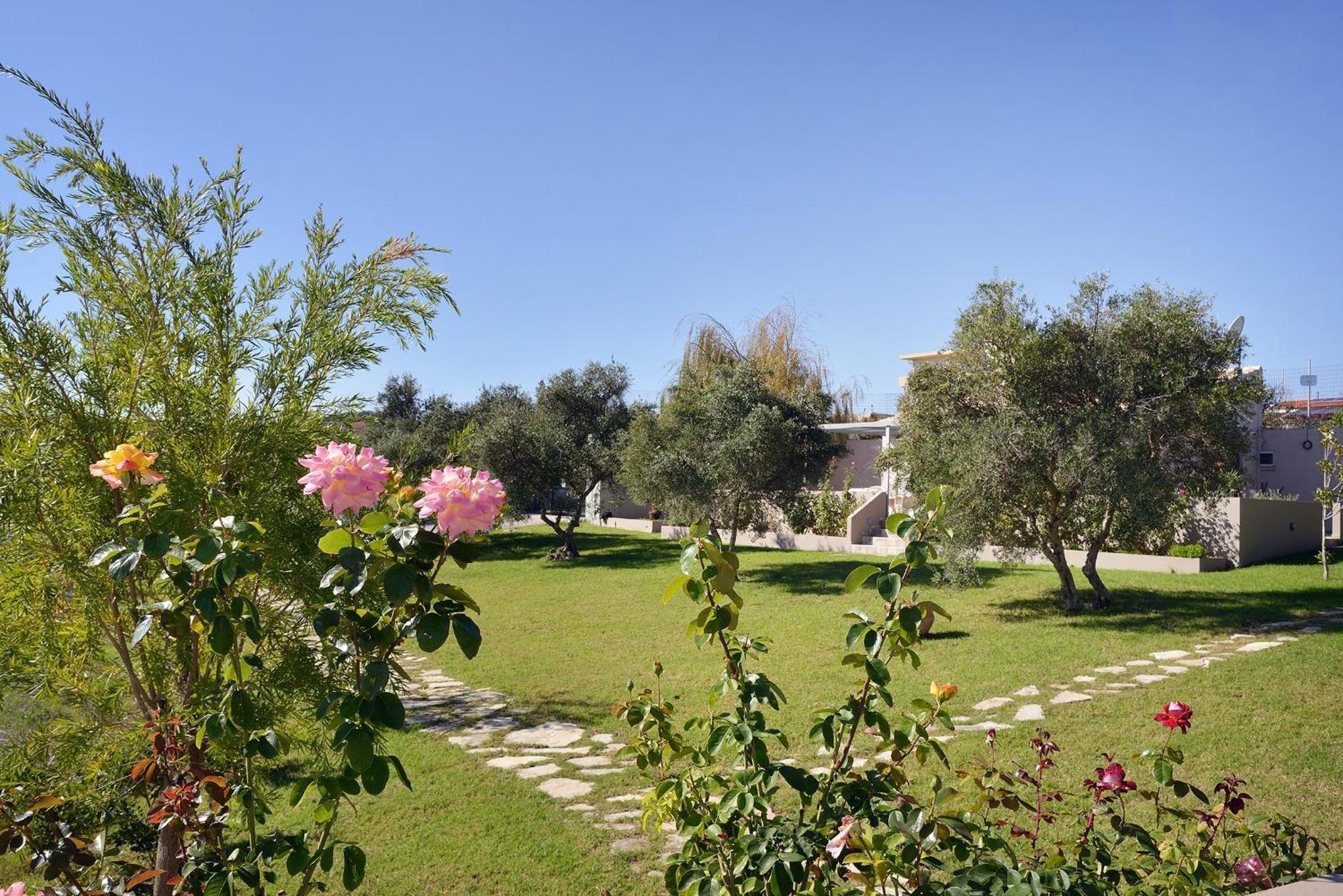 Alexandra'S Garden Houses Stalos Exterior photo